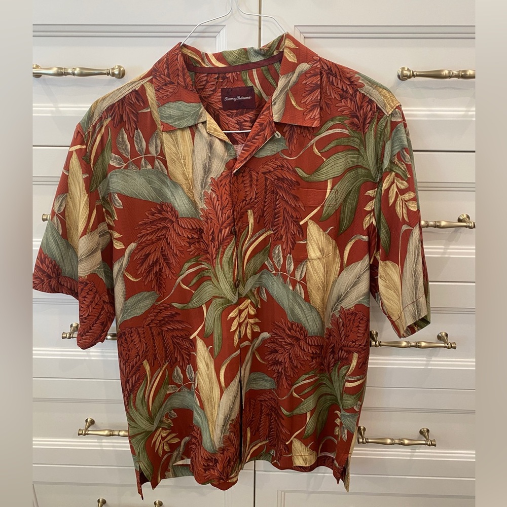 Tommy Bahama 100 % Silk Hawaiian Shirt Sz M